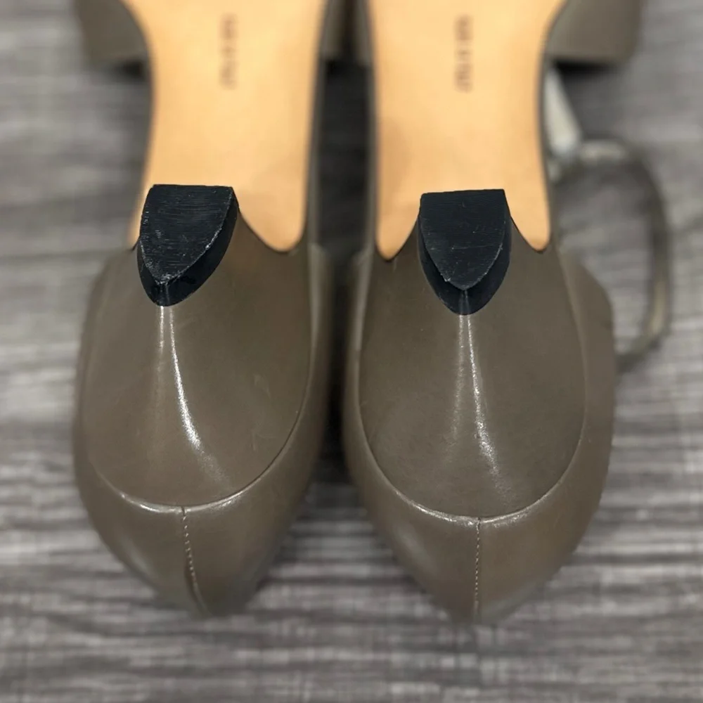 Ferragamo T-Strap Kitten Heels [S6331] - Picture 9 of 13